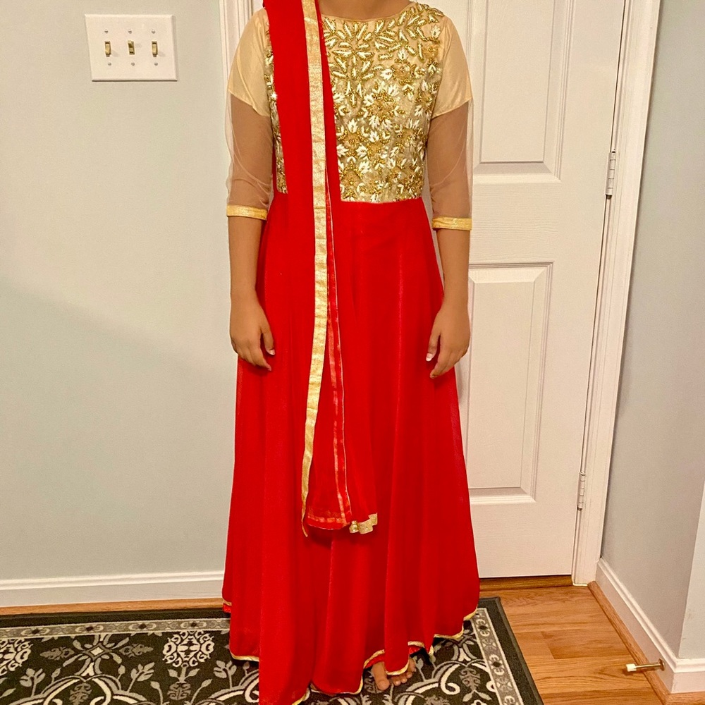 Indian Pakistani Pink and Gold Anarkali Salwar Kameez - Picture 7 of 9